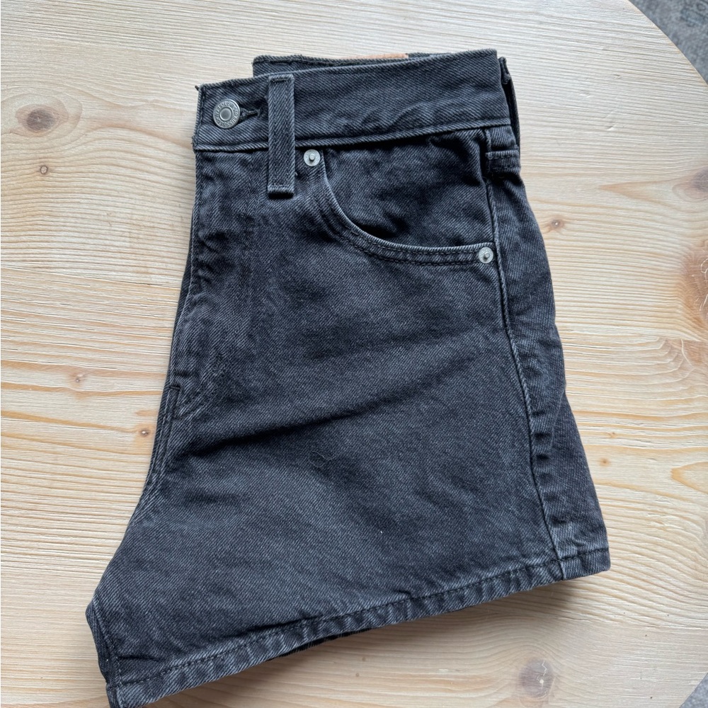 Levi High Waisted Mom Jeans